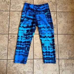Old navy active cropped tie dye leggings size medium.